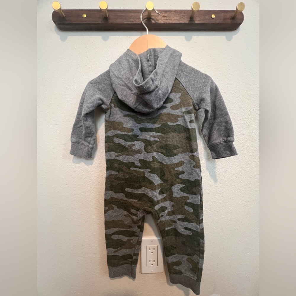 Carters Hooded Zip Up Camo Onesie size 12 month​​ - Picture 4 of 8
